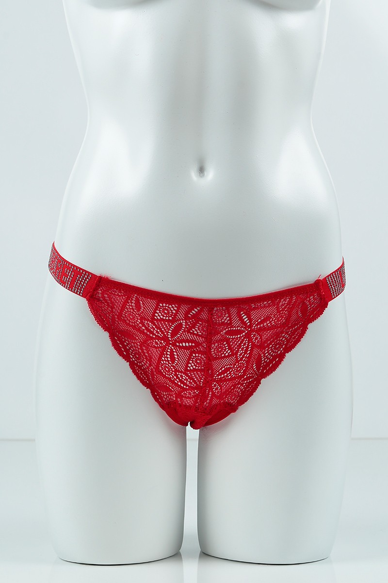 Porno video: Ogli irgib ketdi va onasi xonaga kirib, unga yordam berdi