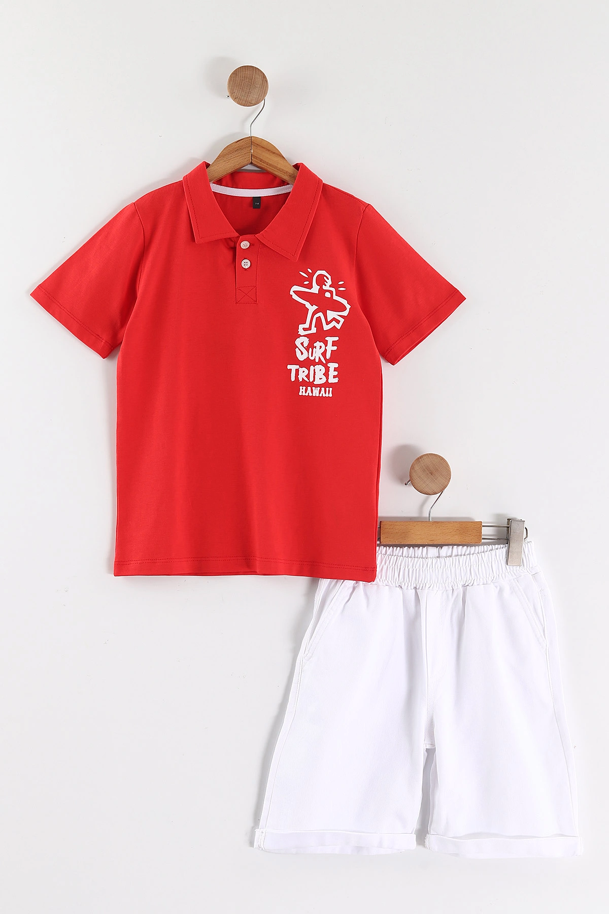 Kırmızı Beyaz (4-14 Yaş)Ön Arka Surf Baskılı Yakalı Duble Paça Gabardin Şortlu Erkek Çocuk Takım 459836
