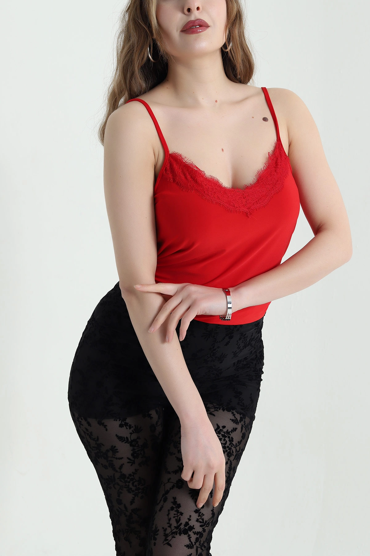 Kırmızı Dantelli Buzy Kadın Askılı Atlet 438936