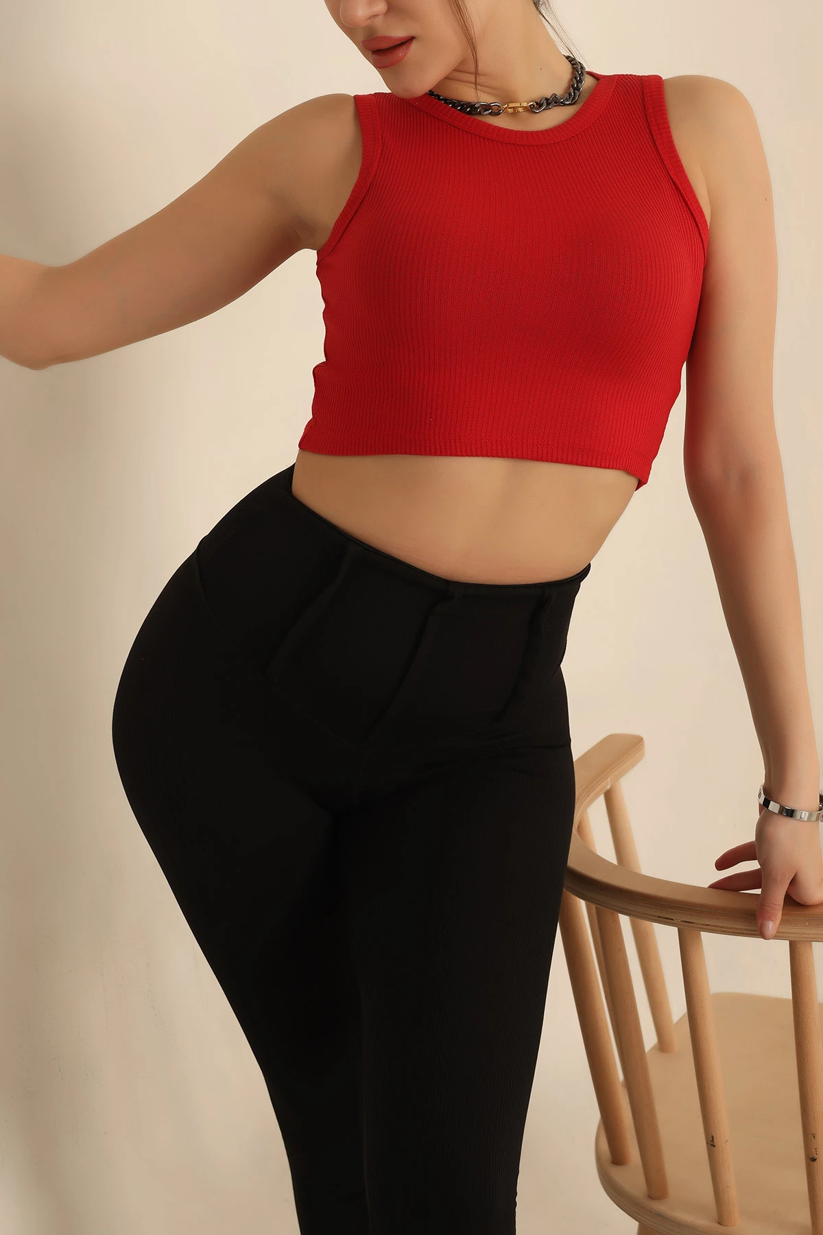 Kırmızı Fitilli Kolsuz Üst 240782