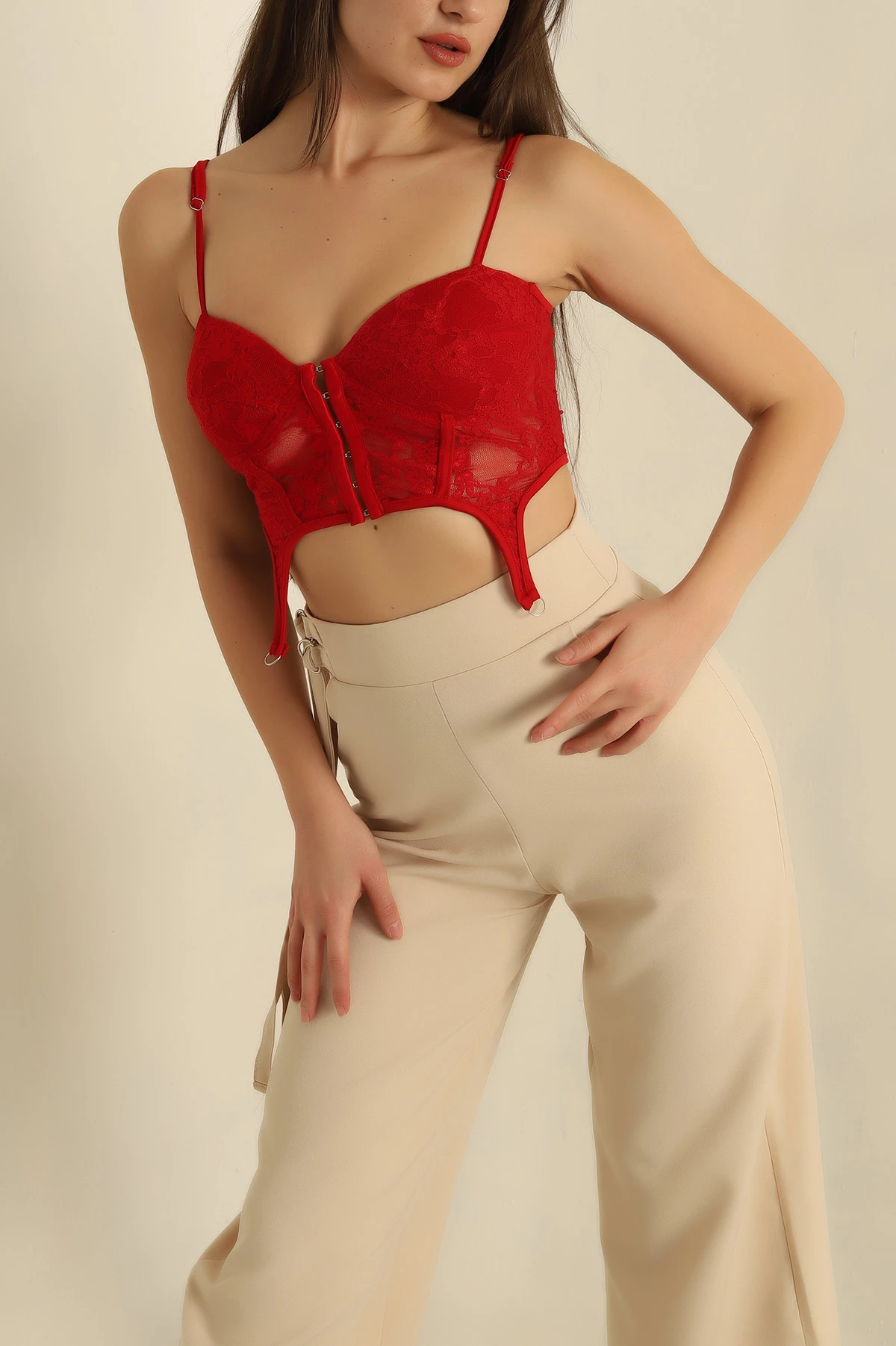 Kırmızı Güpürlü Agraflı Crop Bluz 271424