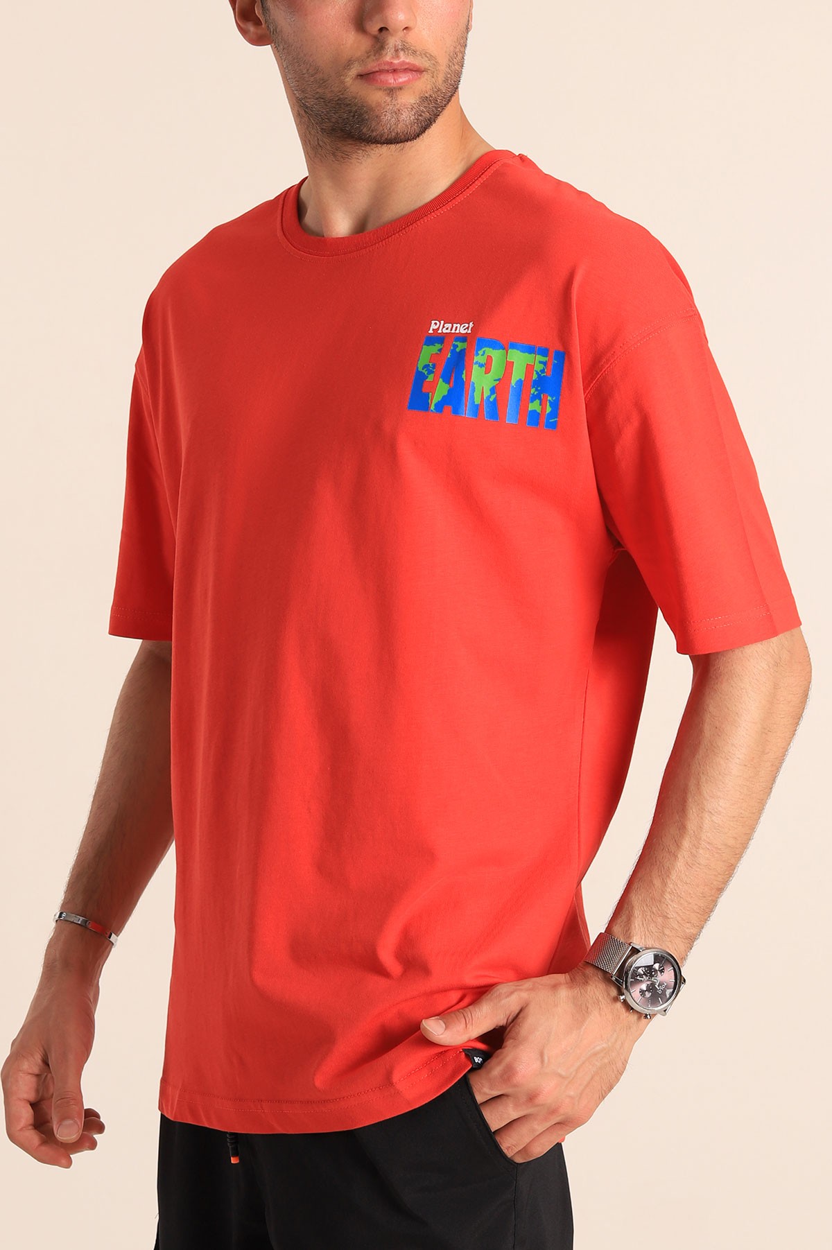 Kırmızı Planet Sırt Baskılı Oversize Erkek Tişört 186069