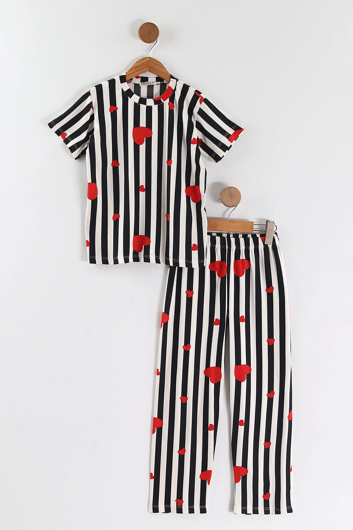 Kırmızı Siyah  (4-16 Yaş)Çizgili Kalp Desenli Kız Çocuk Pijama Takım 466325