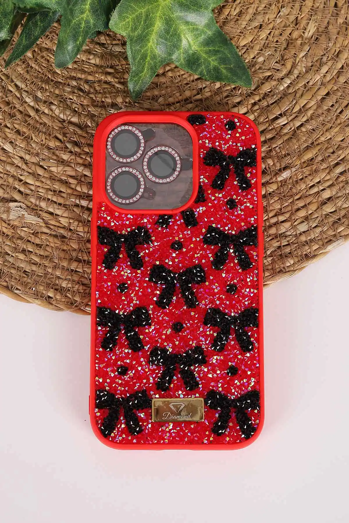 Kırmızı TeknoCase İPhone 14 Pro Uyumlu Perfect Diamond Case Serisi Taşlı Lens Hediyeli Sert Silikon Telefon Kılıfı 480794