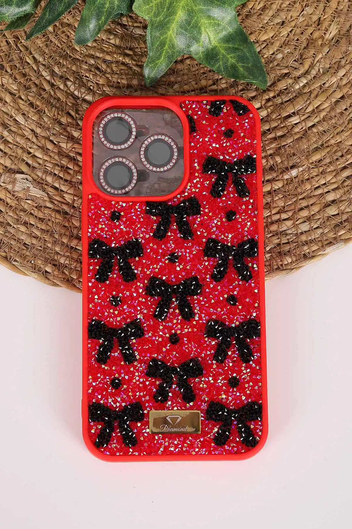 Kırmızı TeknoCase İPhone 15 Pro Max Uyumlu Perfect Diamond Case Serisi Taşlı Lens Hediyeli Sert Silikon Telefon Kılıfı 480822