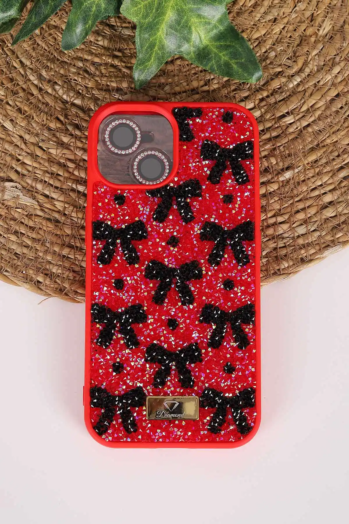Kırmızı TeknoCase İPhone 15 Uyumlu Perfect Diamond Case Serisi Taşlı Lens Hediyeli Sert Silikon Telefon Kılıfı 480810