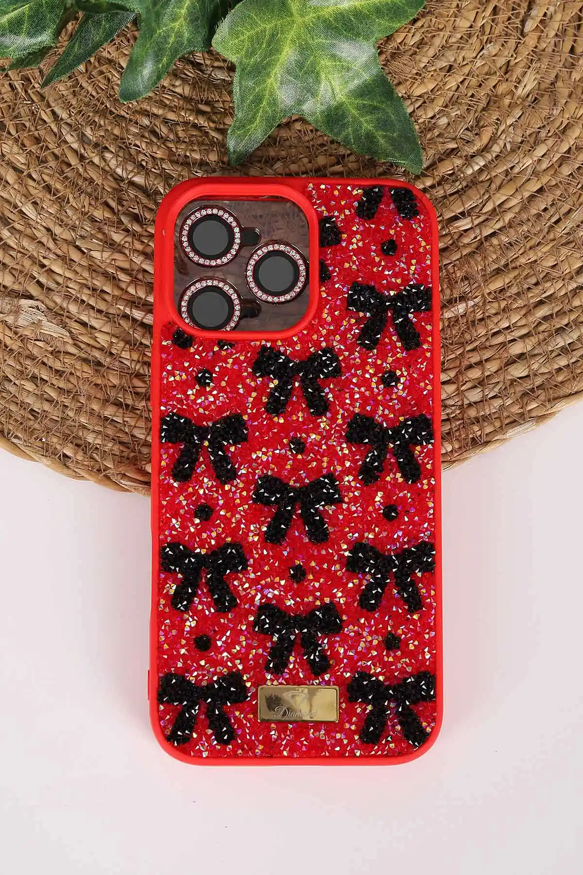Kırmızı TeknoCase İPhone 16 Pro Max Uyumlu Perfect Diamond Case Serisi Taşlı Lens Hediyeli Sert Silikon Telefon Kılıfı 480847