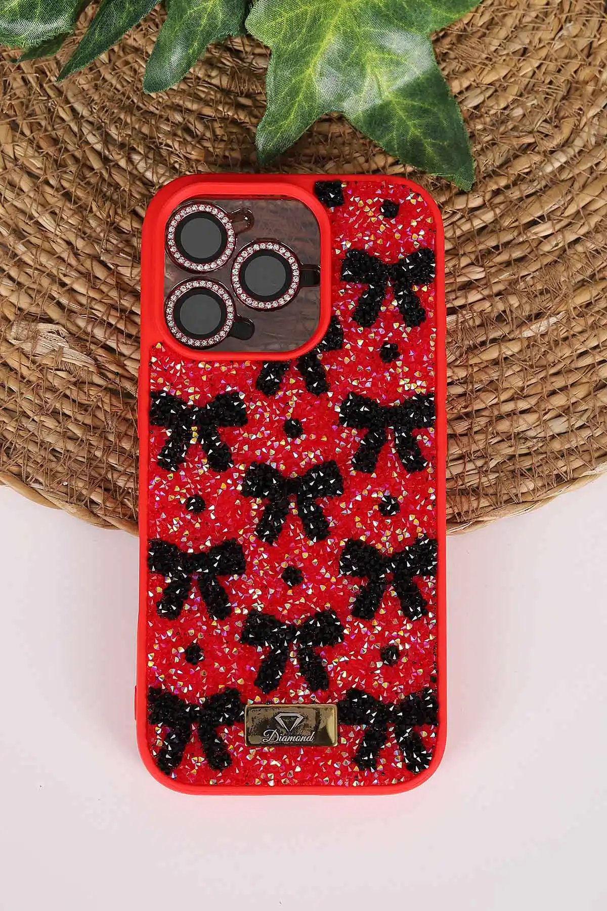 Kırmızı TeknoCase İPhone 16 Pro Uyumlu Perfect Diamond Case Serisi Taşlı Lens Hediyeli Sert Silikon Telefon Kılıfı 480837