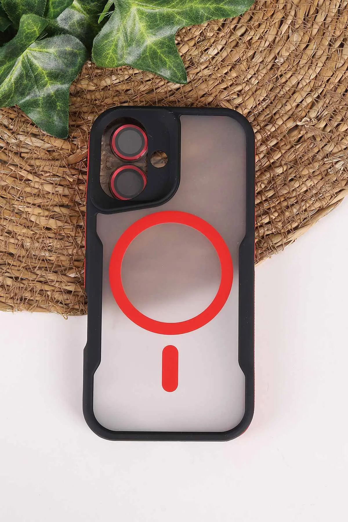 Kırmızı TeknoCase İphone 16 Uyumlu Matte Guard Serisi Lens Korumalı Silikon Telefon Kılıfı 472470