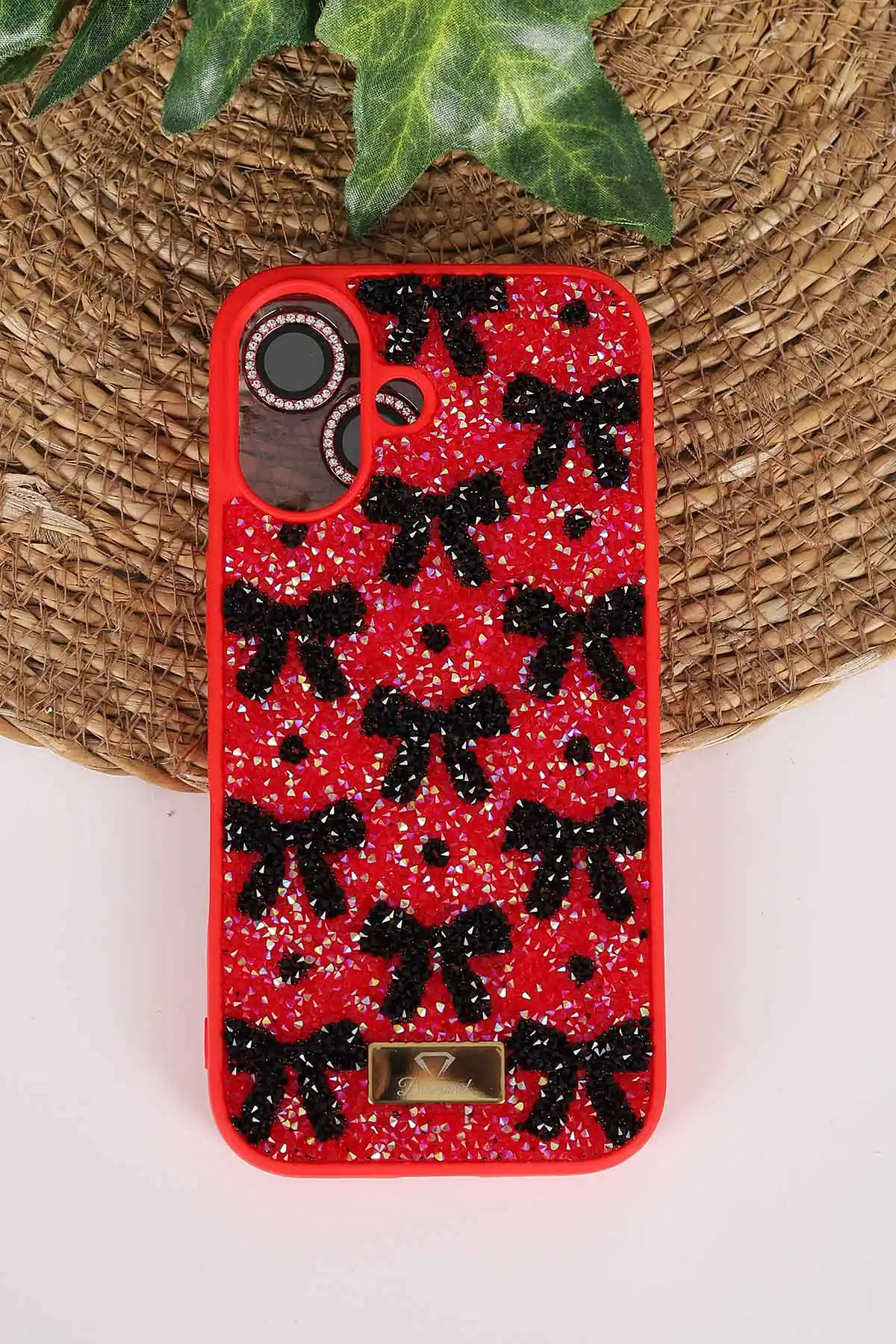 Kırmızı TeknoCase İPhone 17 Uyumlu Perfect Diamond Case Serisi Taşlı Lens Hediyeli Sert Silikon Telefon Kılıfı 480853