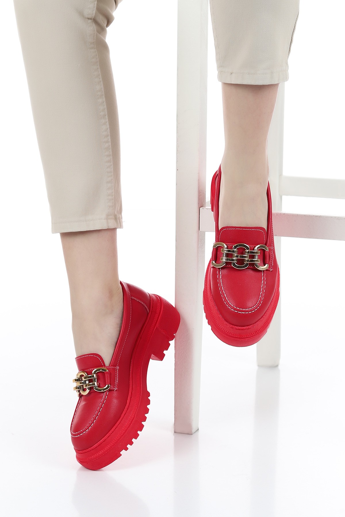 Kırmızı Tokalı Kalın Taban Loafer Ayakkabı 157356