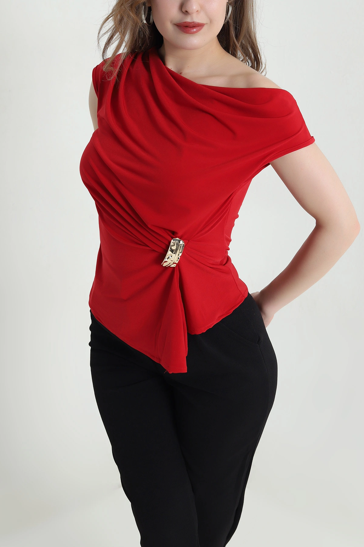 Kırmızı Tokalı Sandy Kadın Bluz 460598