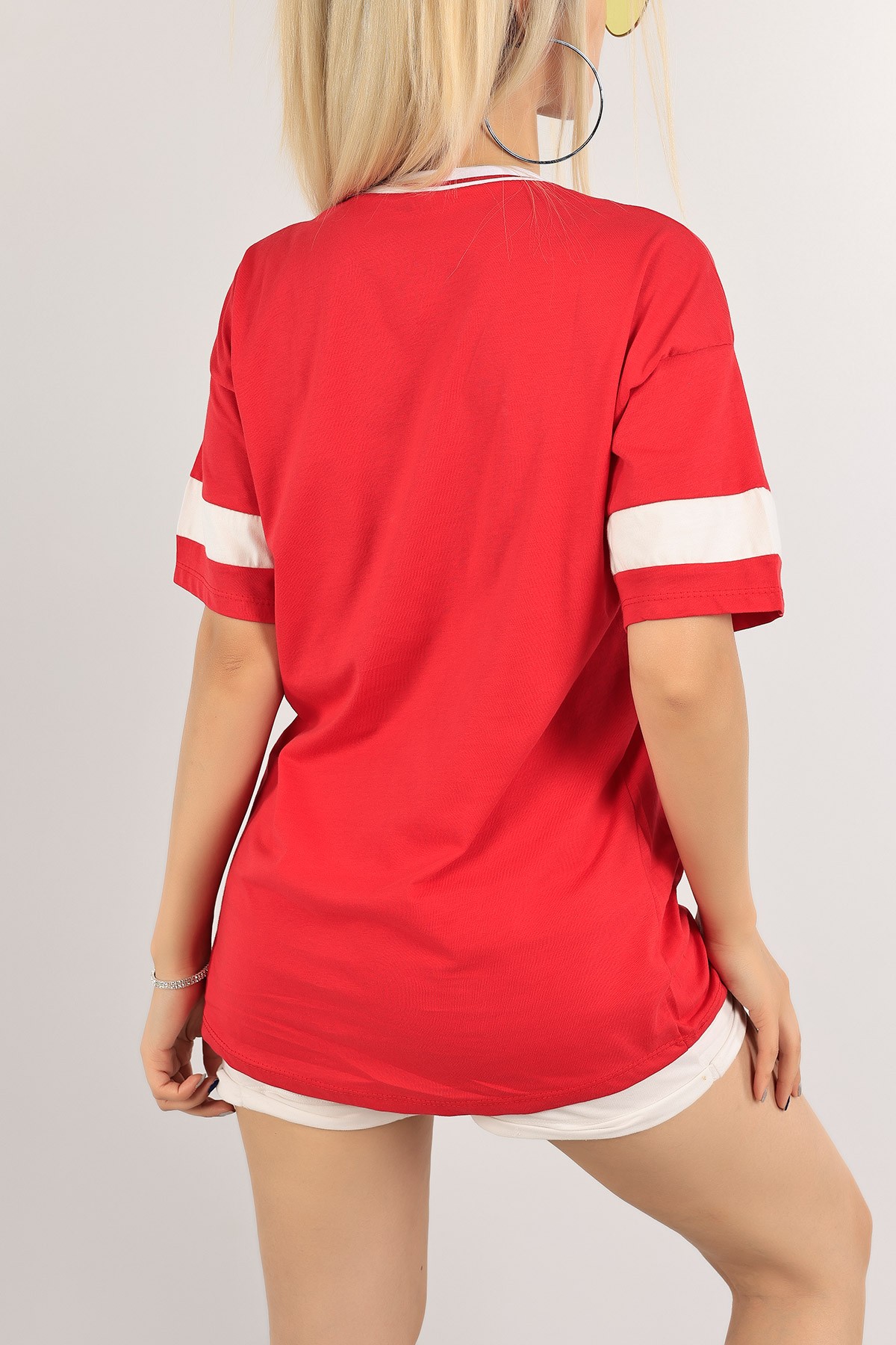 Kırmızı Yaka Ribanalı Oversize Bayan Tişört 121786