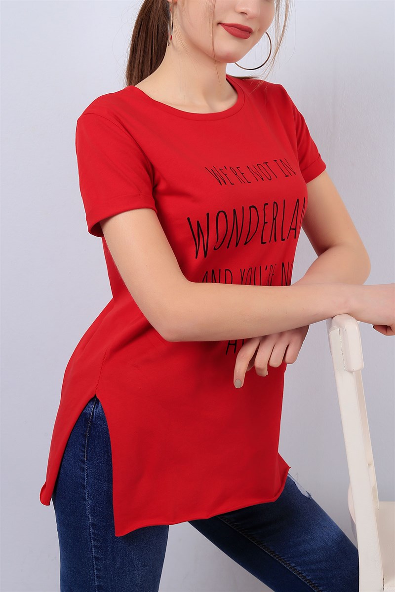 Kırmızı Yazılı Yırtmaçlı Bayan Tişört 12975B