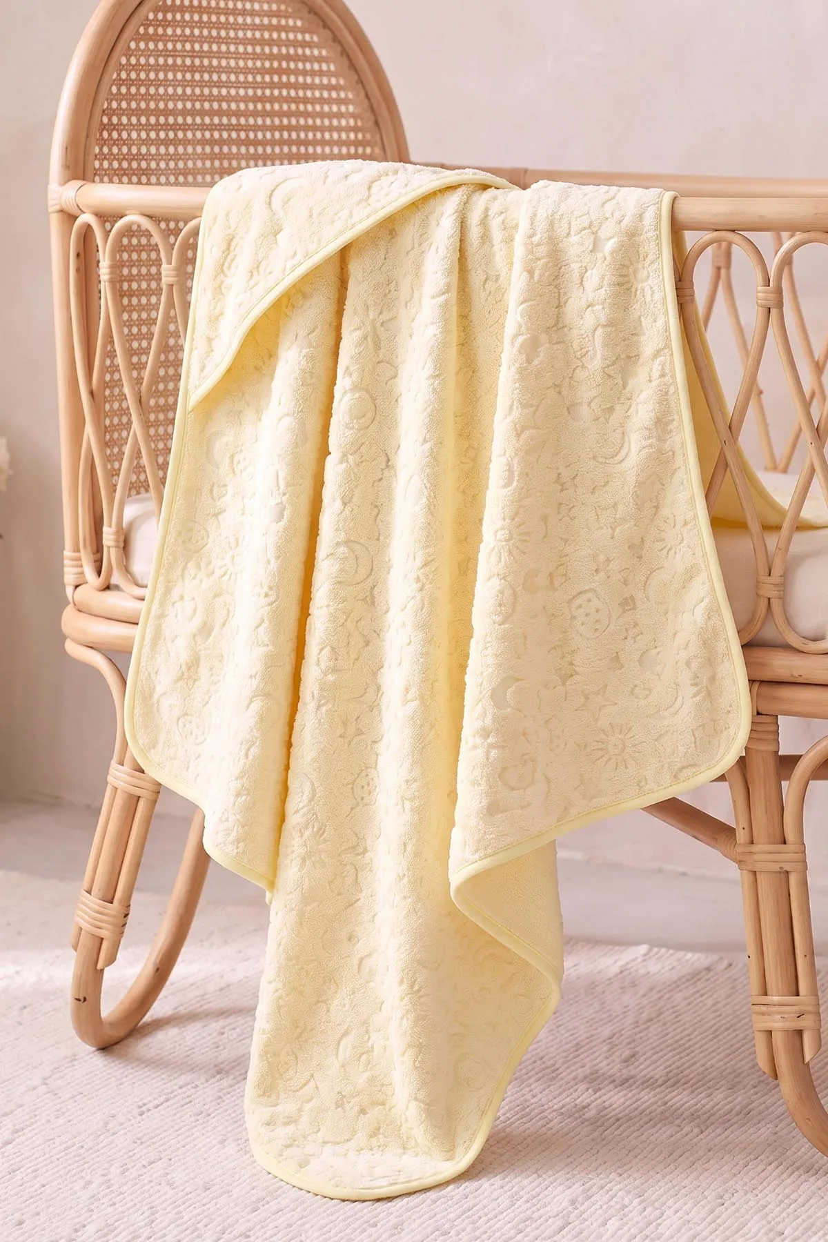 Krem (100*120 cm)Desenli Peluş Battaniye 493690
