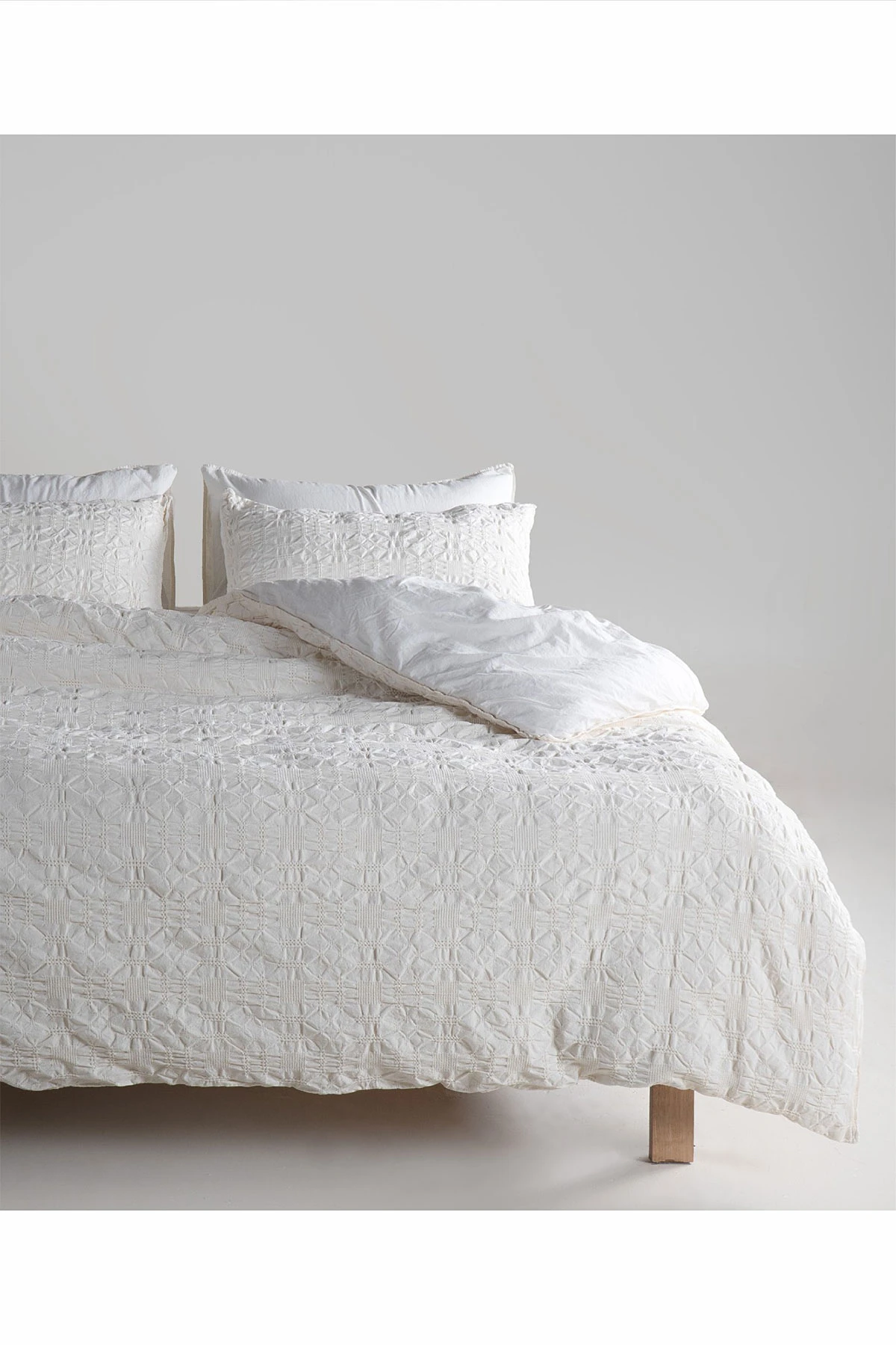 Krem 200x220 Cm Bella Home Çift Kişilik Kristal Jakarlı Nevresim Takımı - Zarif Desen & Premium Kalite 475808