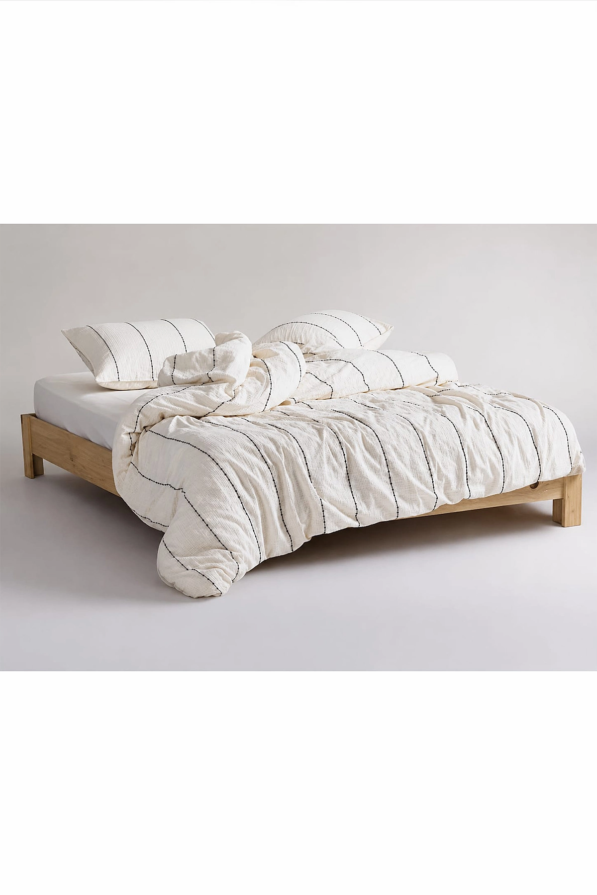 Krem 200x220 Cm Bella Home Çift Kişilik Vilnius Nakışlı Nevresim Takımı - Zarif Desen & Premium Kalite 475879