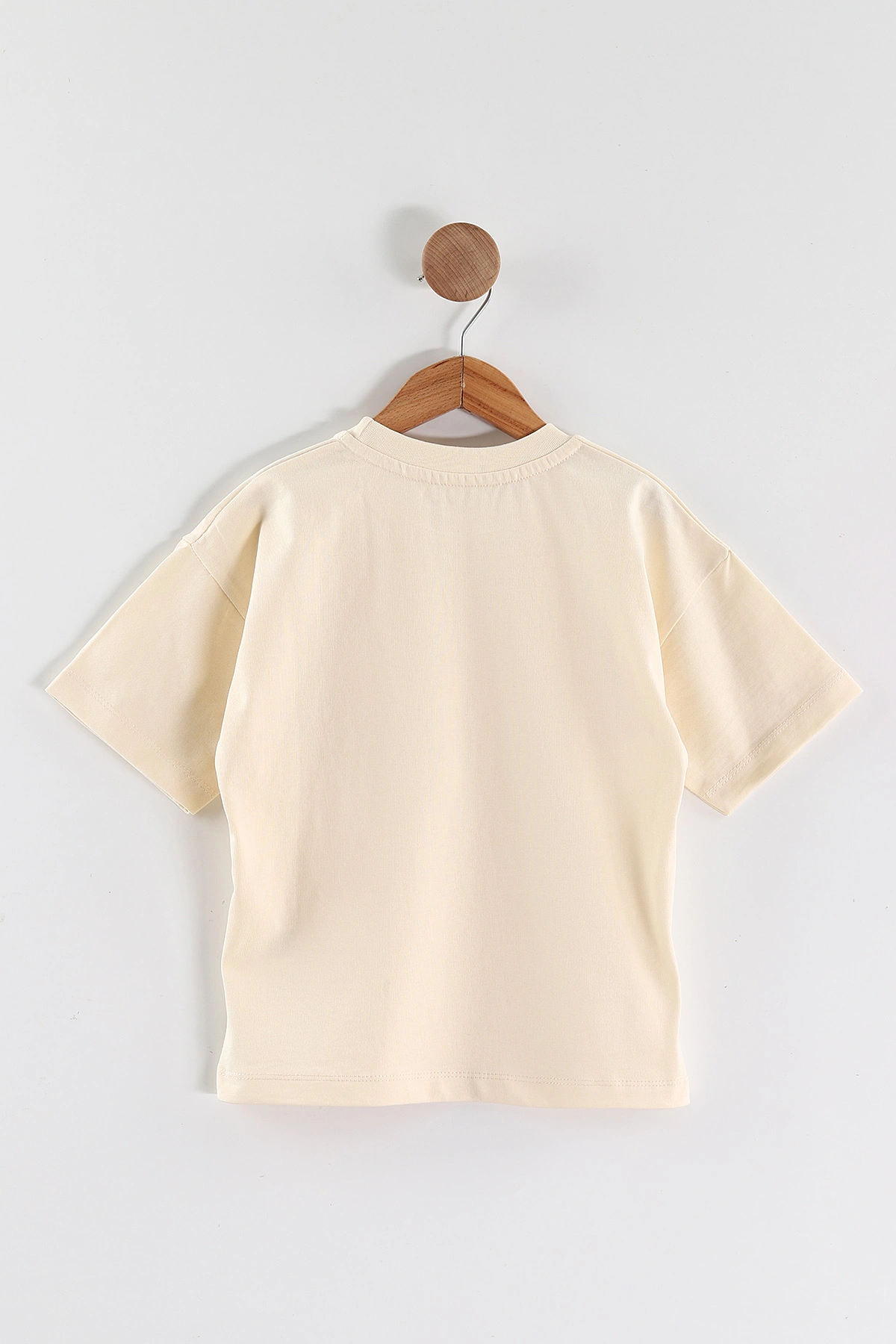 Krem (3-10 Yaş) Karakter Baskılı Oversize Erkek Çocuk Tişört 469014