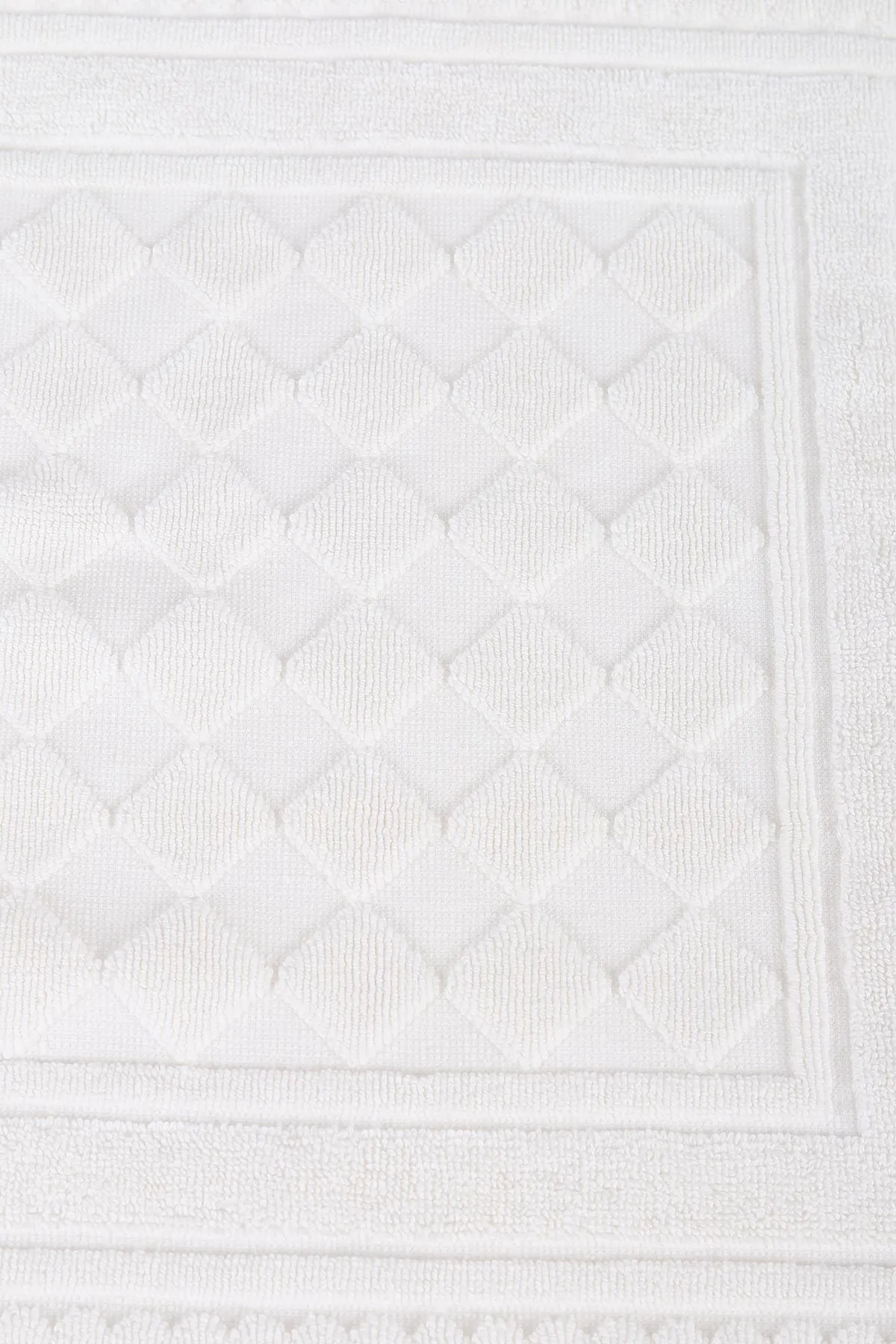 Krem 50x70 Cm Piramit Desenli Jakarlı Ayak Havlusu 448886