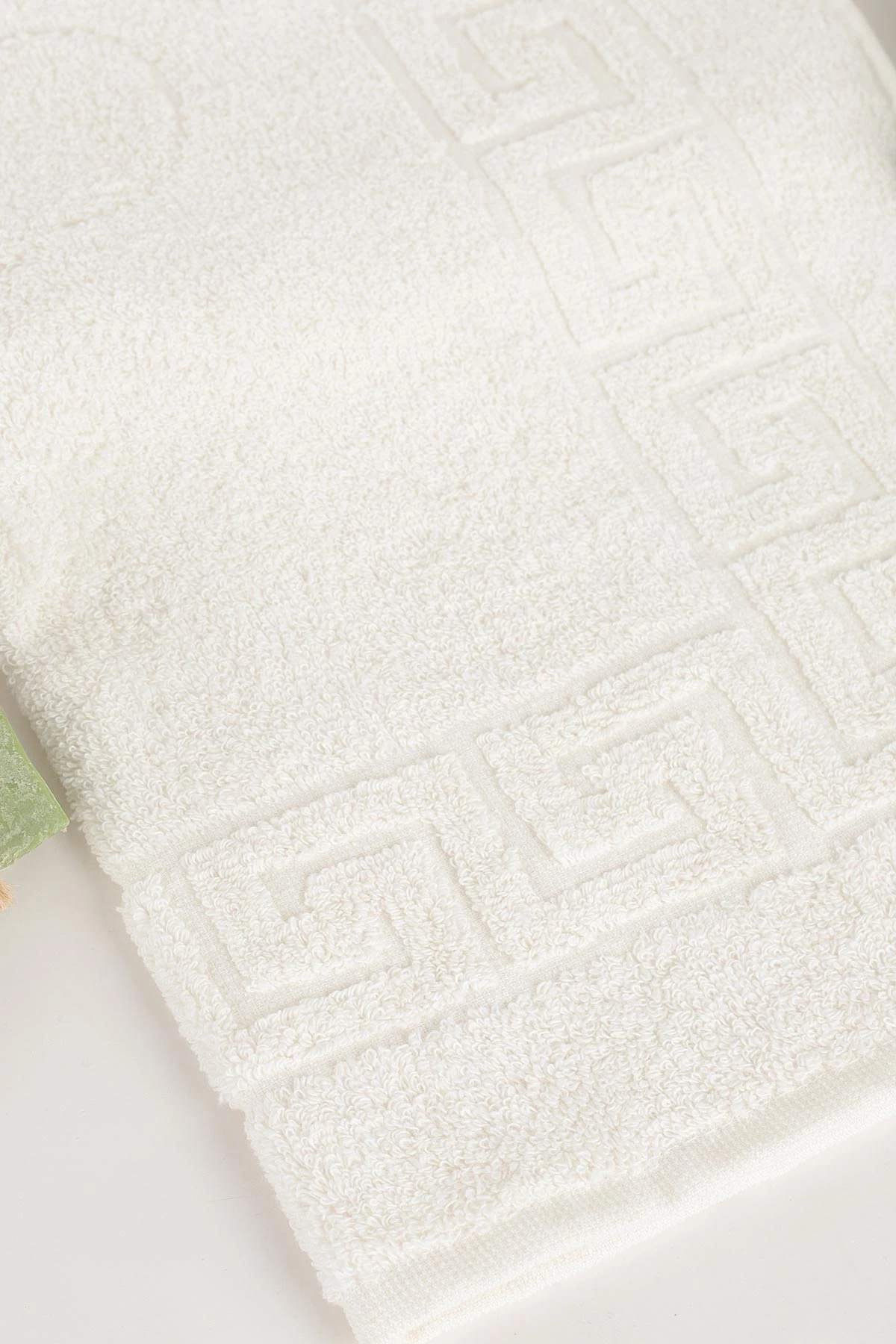 Krem 50x70 Versace Banyo Ayak Havlusu 338411