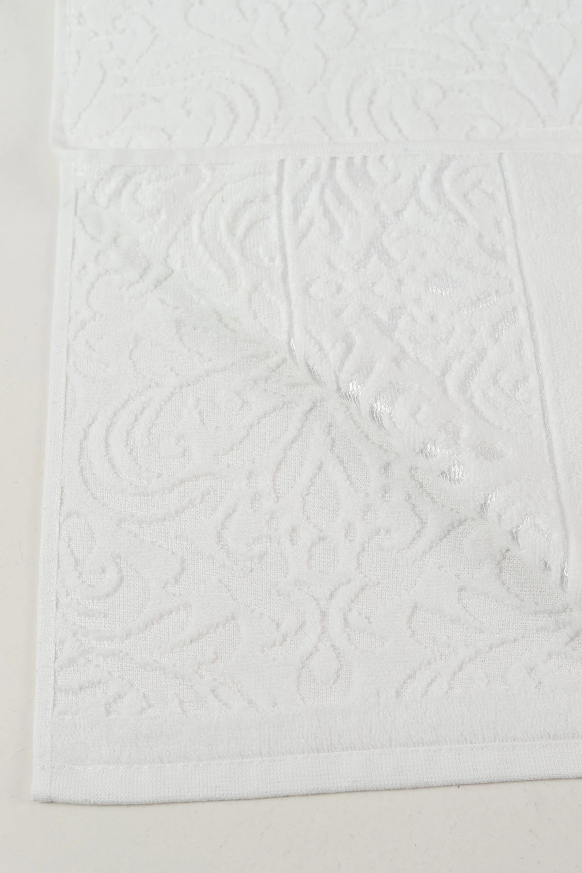 Krem 50x90 Cm Jakarlı Desenli Taç Havlu 460503