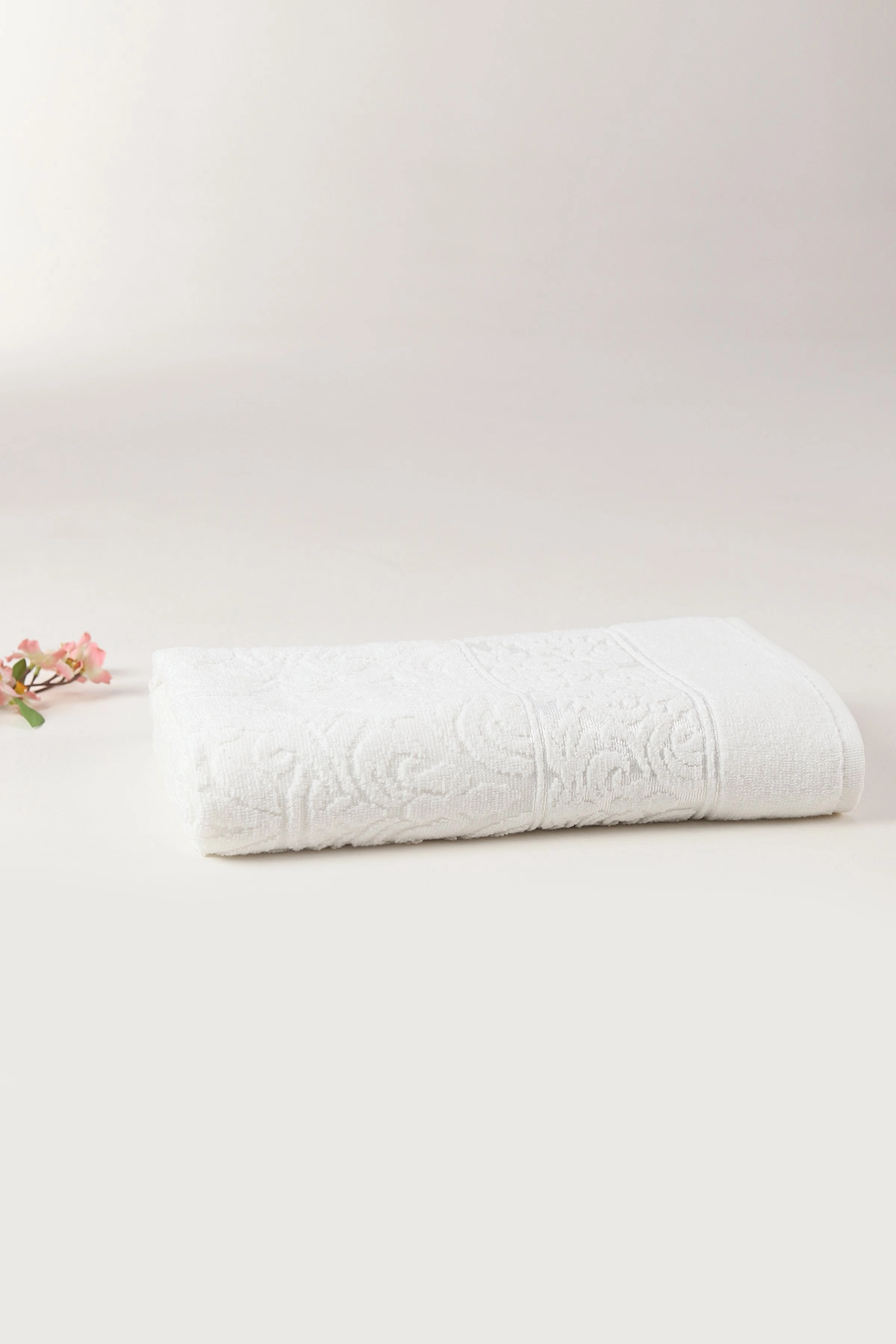 Krem 90x140 Cm Jakarlı Desenli Taç Banyo Havlusu 479185