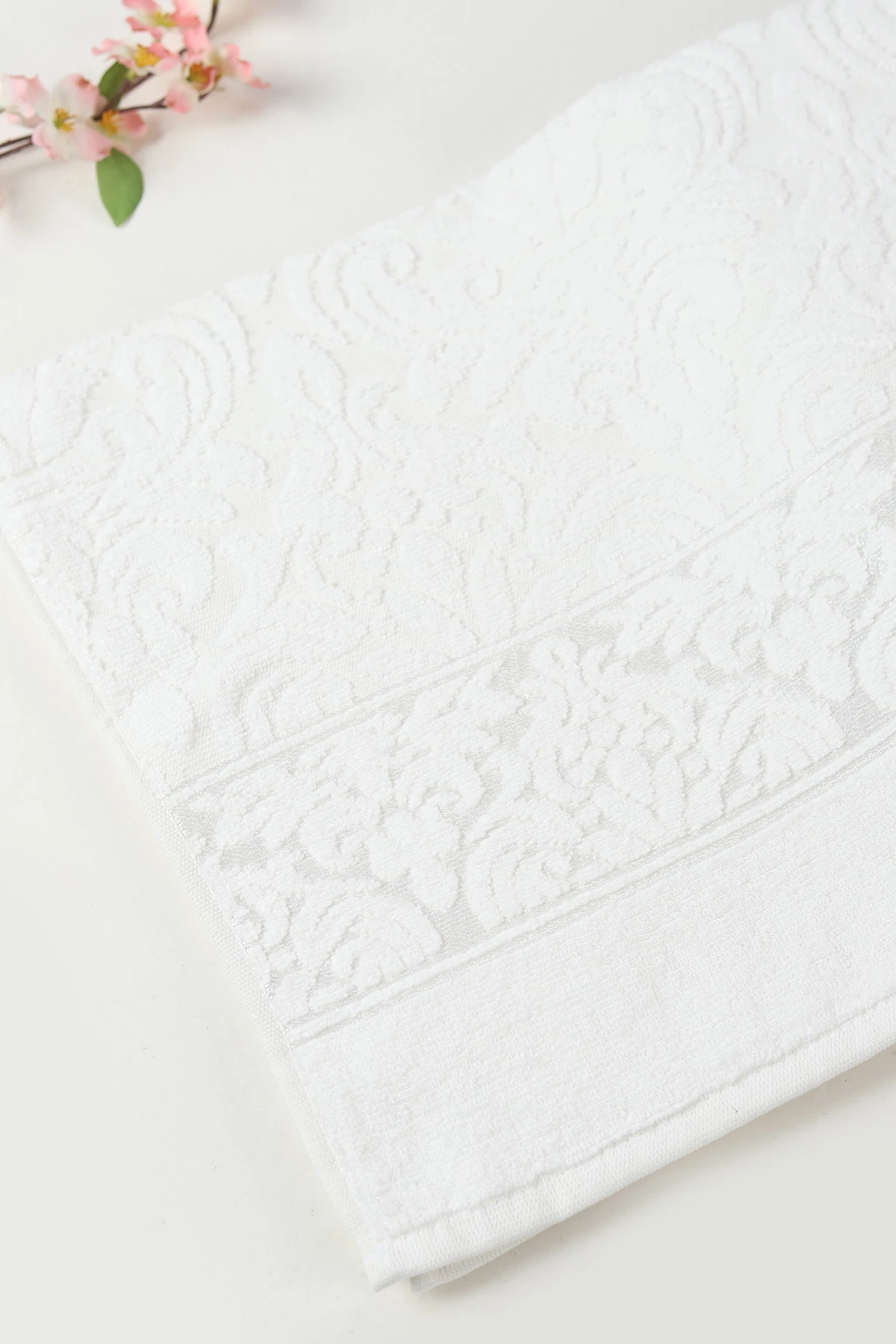 Krem 90x140 Cm Jakarlı Desenli Taç Banyo Havlusu 479185