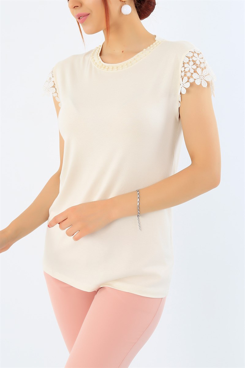 Krem Dantelli Omuz İncili Yaka Bluz 31858