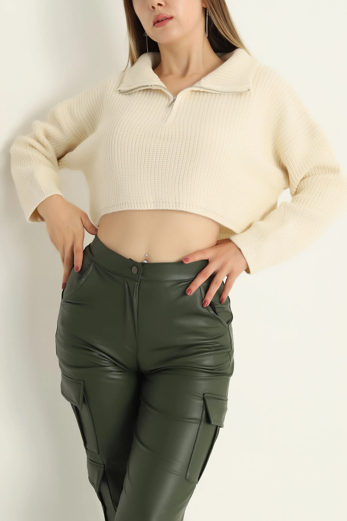 Krem Fermuarlı Triko Bayan Crop Kazak 300310