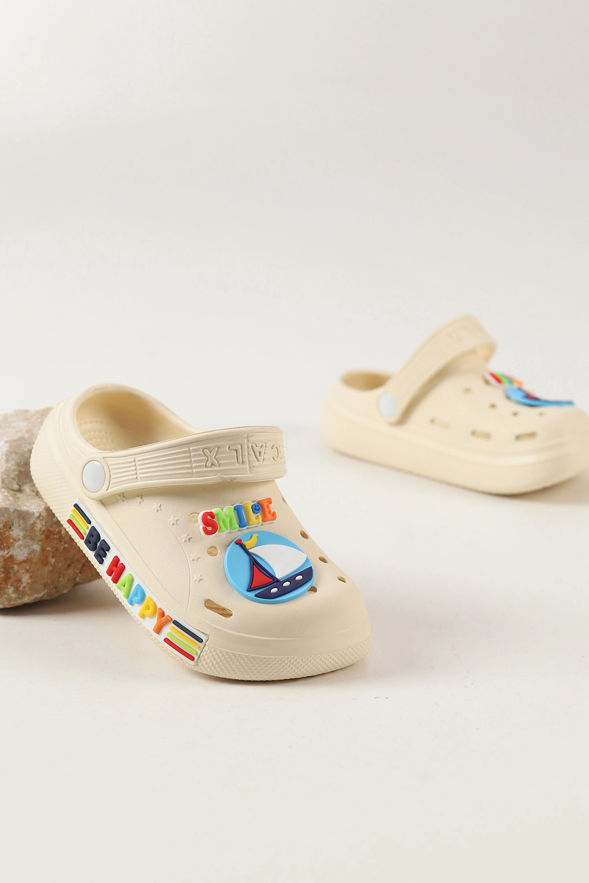 Krem Figürlü Erkek Çocuk Sandalet 462450