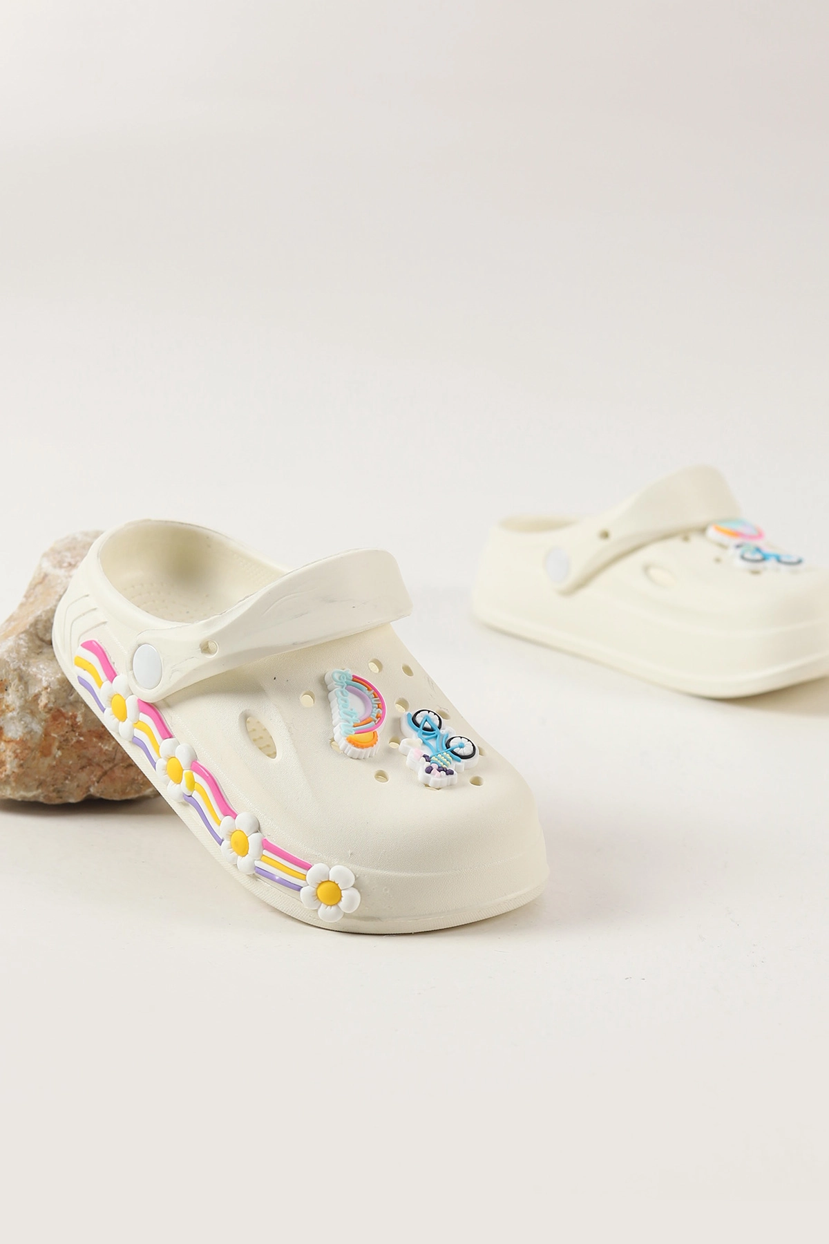 Krem Figürlü Kız Çocuk Sandalet 462446