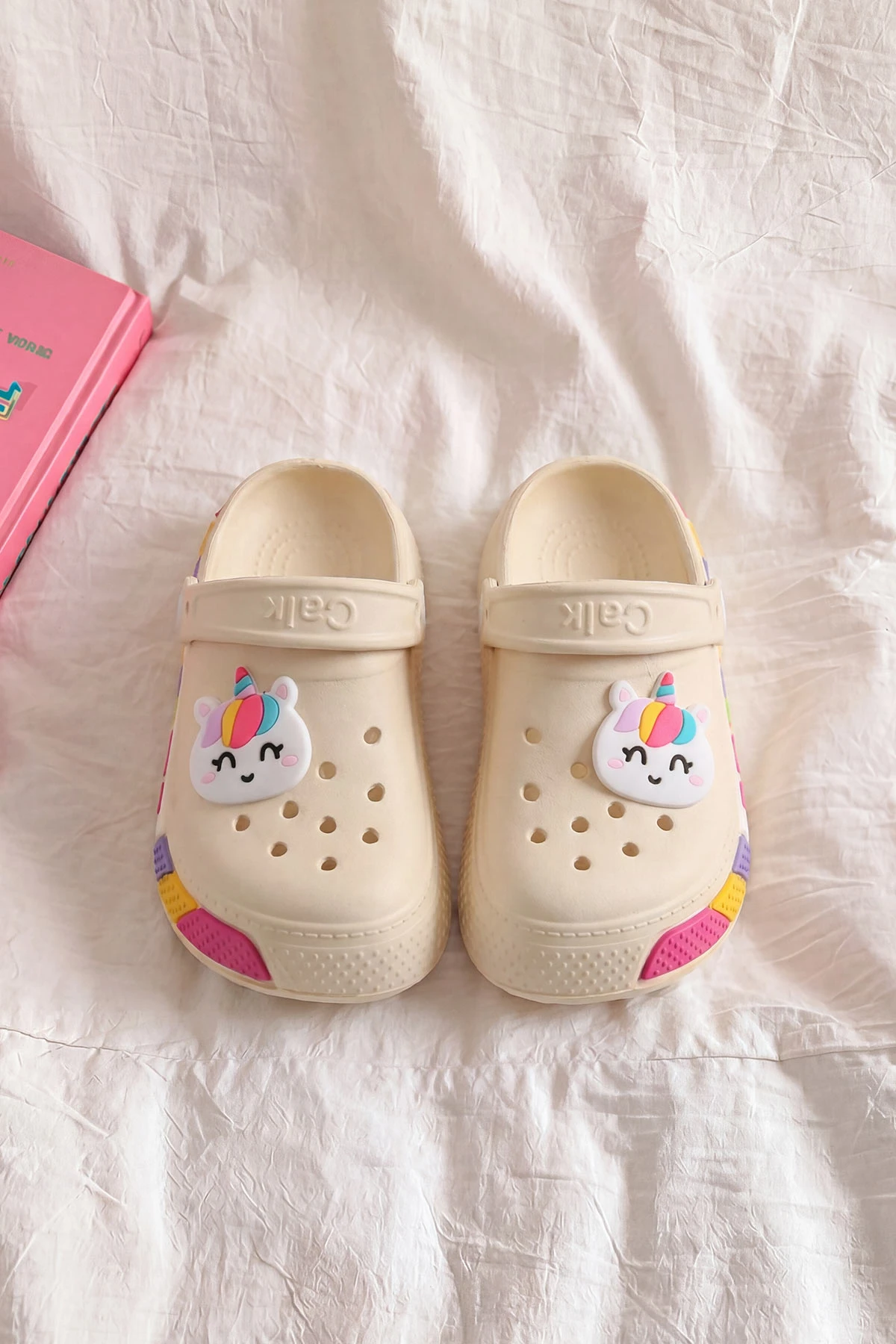 Krem Figürlü Kız Çocuk Sandalet 462459
