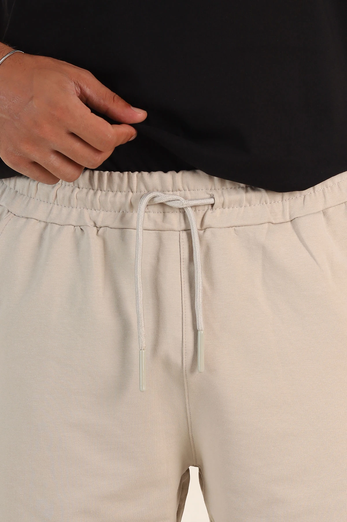 Krem Relaxed Fit İki İp Şardonsuz Kabartma Baskılı Erkek Şort 382183