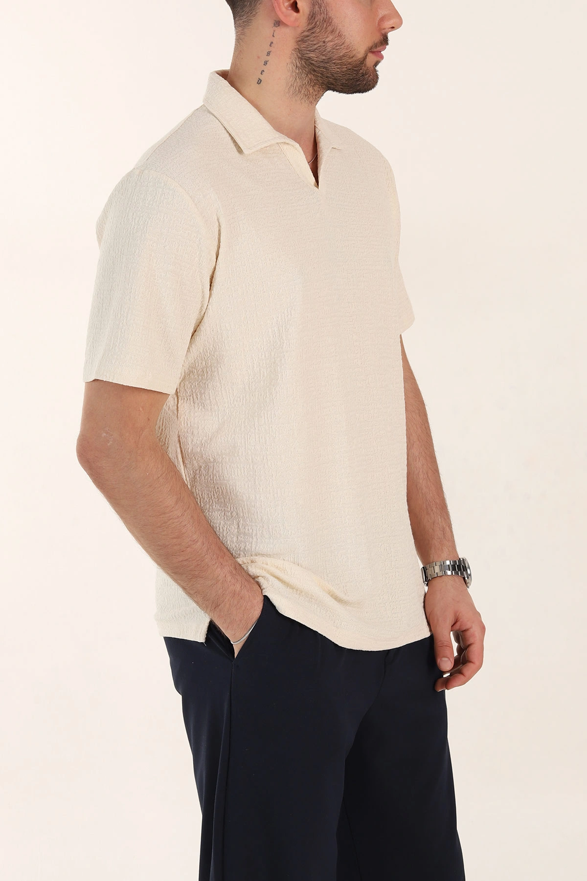 Krem Relaxed Fit Kabartma Desenli Patlı Polo Yaka Erkek Tişört 358280