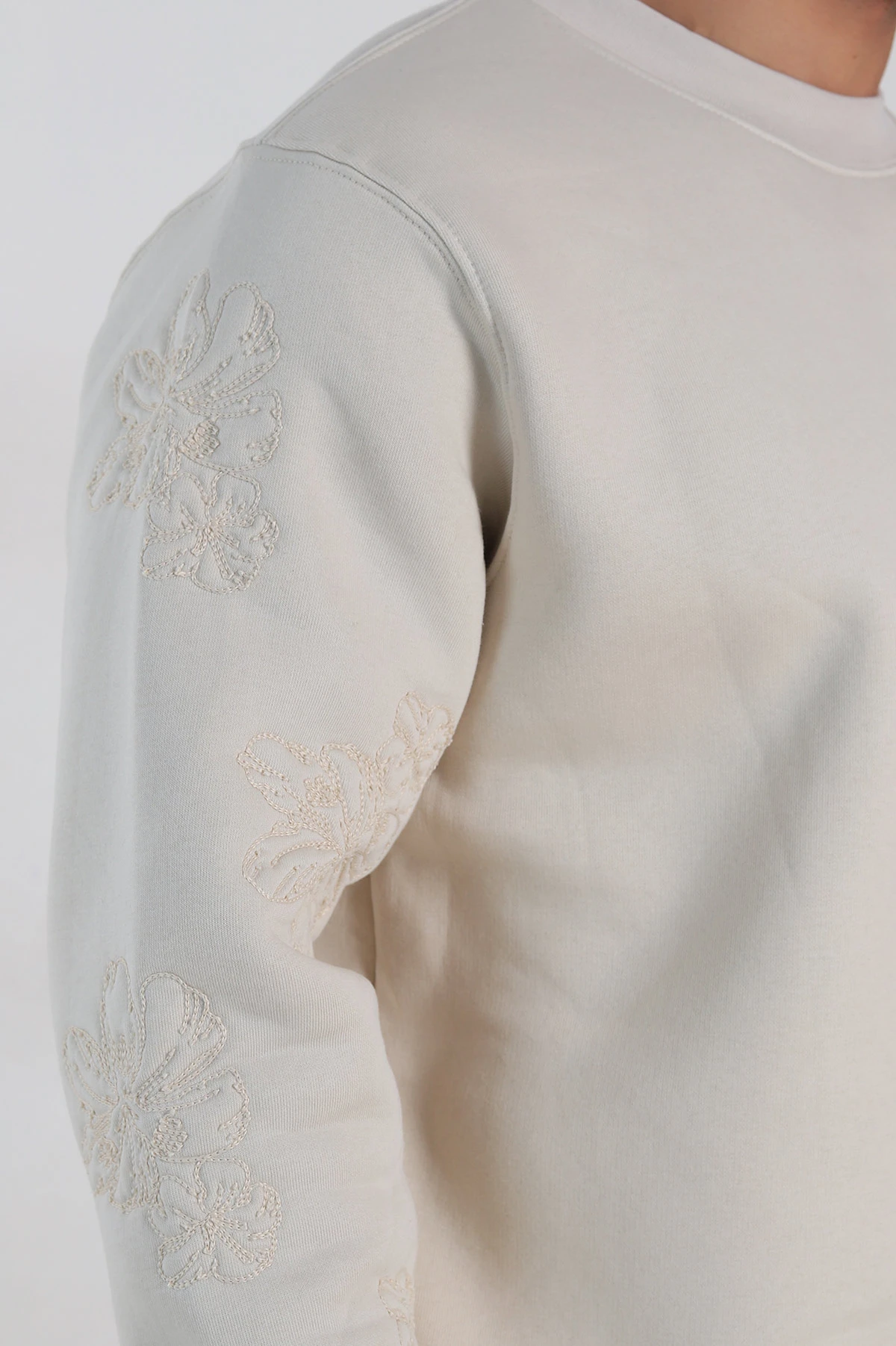 Krem Relaxed Fit Üç İp Şardonlu Nakış Detaylı Erkek Sweatshirt 311182