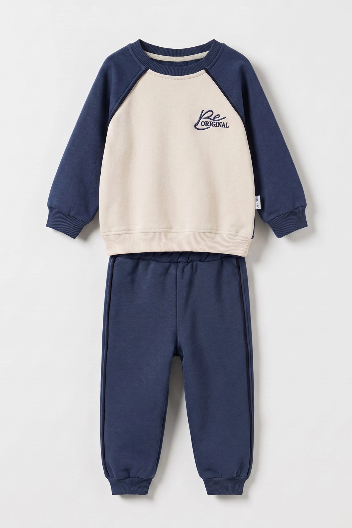Lacivert (1-5 Yaş) Reglan Kol Kıl Biyeli Nakışlı 3 İp Şardonlu Erkek Çocuk Kışlık Takım 482608