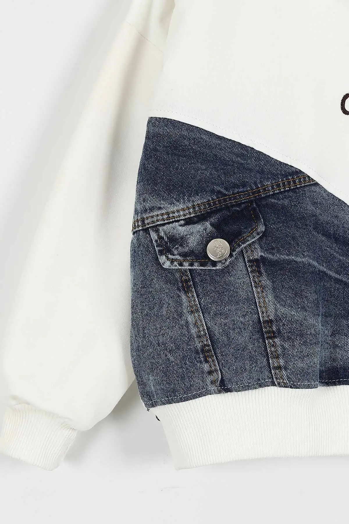 Lacivert (5-10 Yaş) Çiçek Aksesuarlı Kot Pantolonlu Kız Çocuk Takım 422200