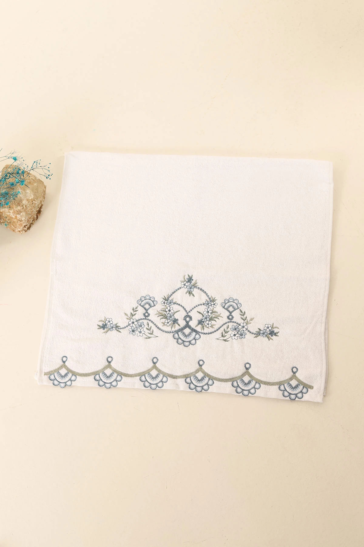 Lacivert 50x90 cm Kadife Nakışlı Havlu 288727