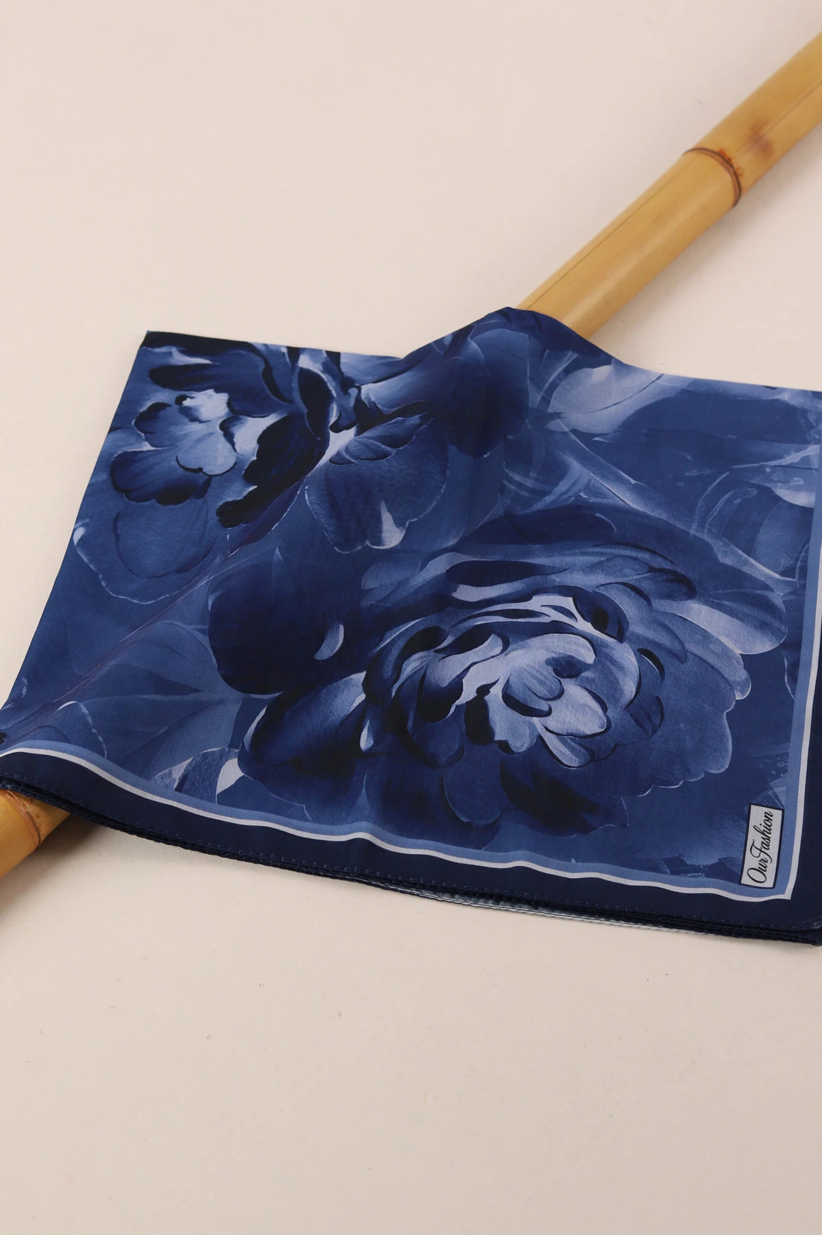 Lacivert 75x180 Cm Our Fashion Dijital Baskılı Desenli Soft Şal 408597