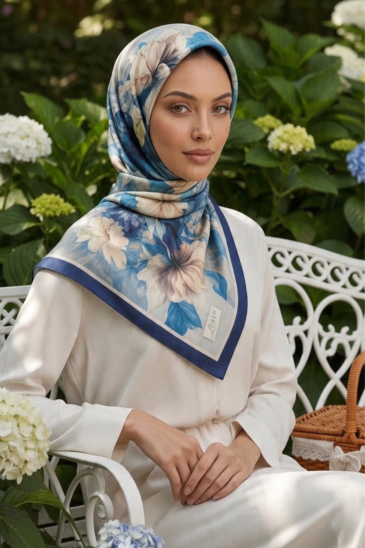 Lacivert 90x90 Cm Dijital Baskılı Petalia Desen Kutulu Twill Eşarp 501139