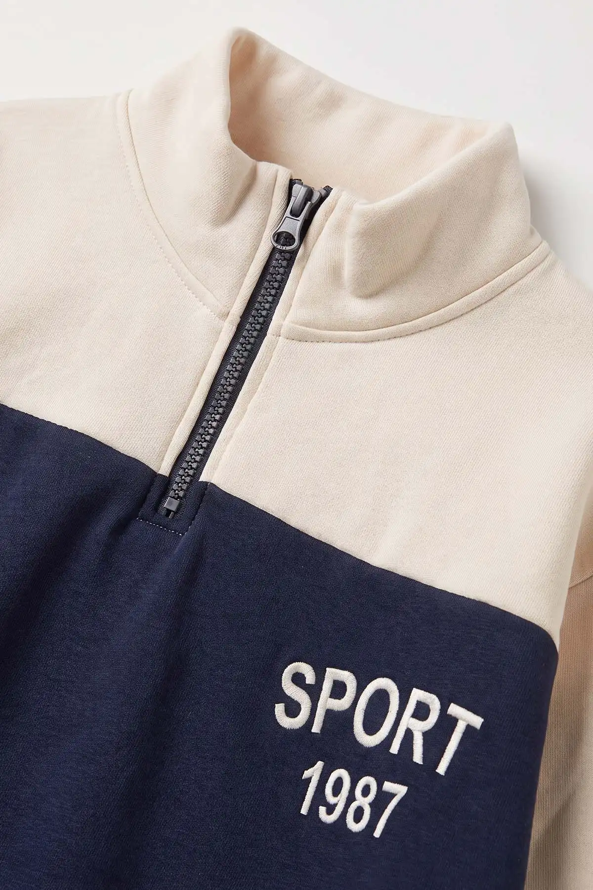 Lacivert Ekru (5-12 Yaş) Sports Baskılı Yarım Fermuarlı 3 İp Şardonlu Erkek Çocuk Sweatshirt 481750