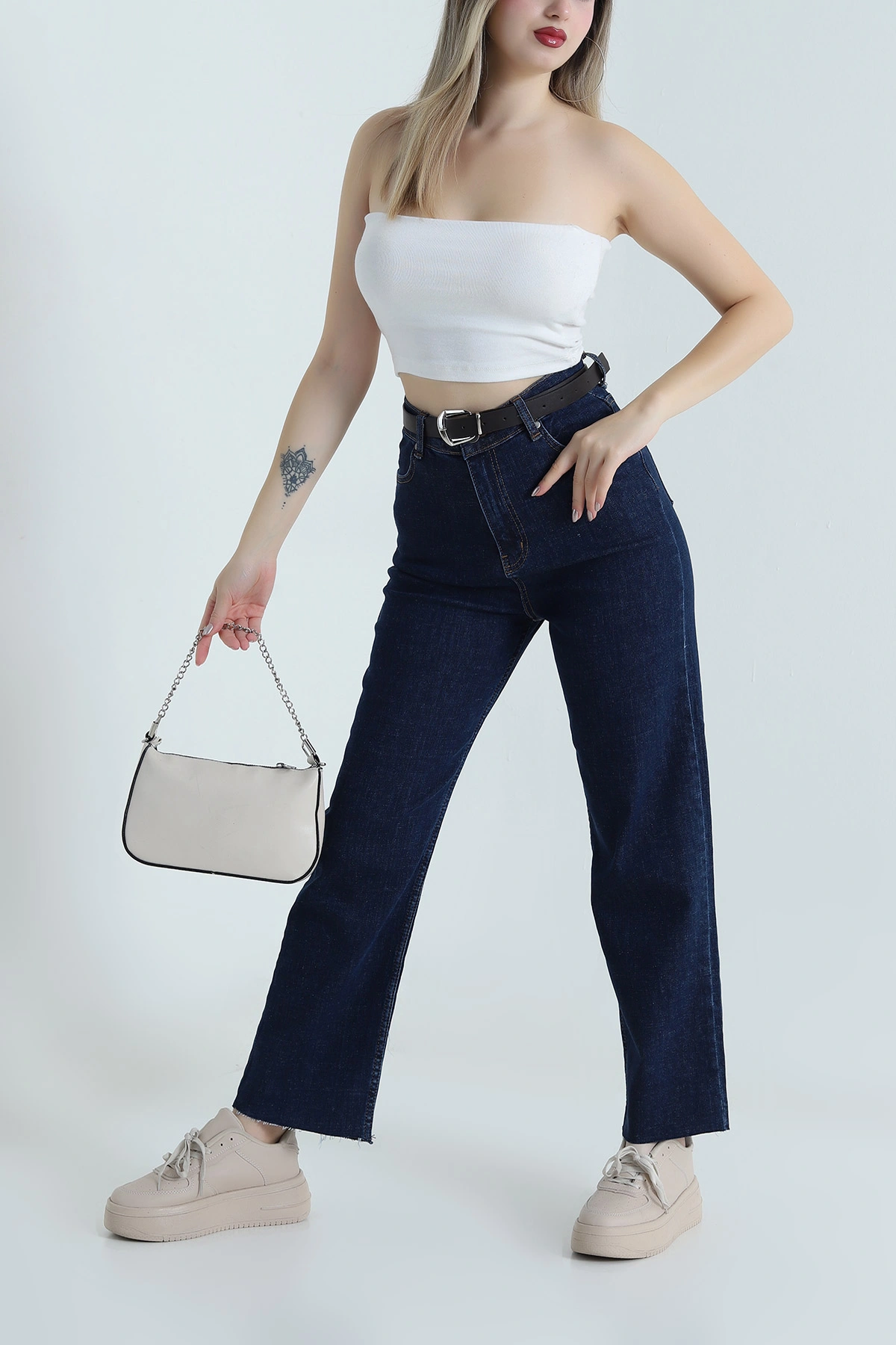 Lacivert Lİkralı Kemerli Boyfit Kadın Kot Pantolon 489582