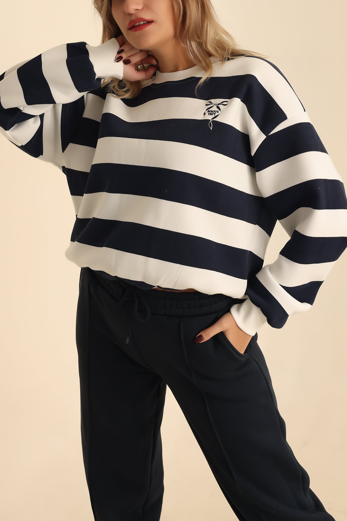 Lacivert Şardonlu Nakışlı Bayan Sweat 213909