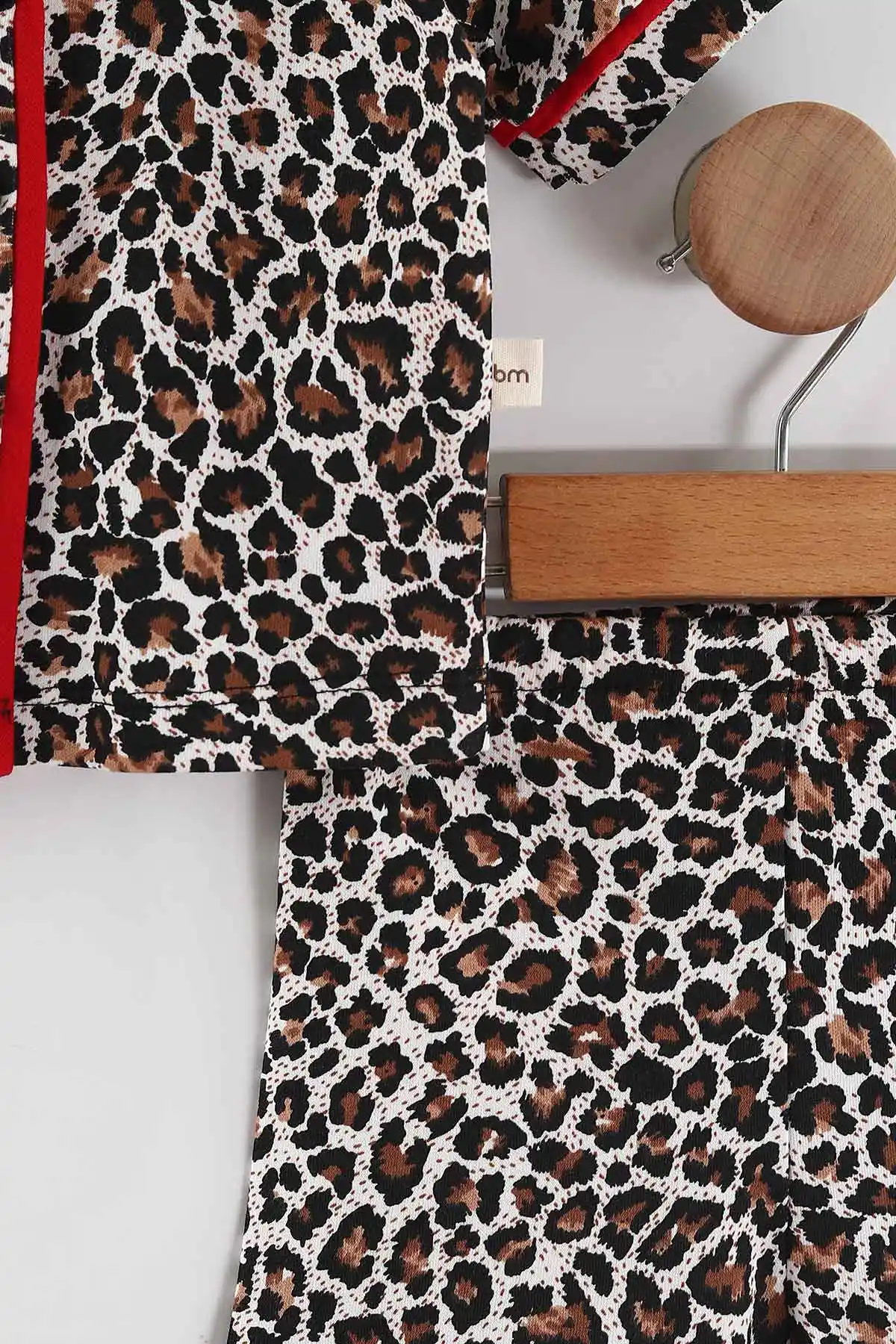 Leopar (6-24 Ay)Leopar Desen Siyah Biyeli  Kısa Kol Düğmeli Bebek Pijama Takım 463106