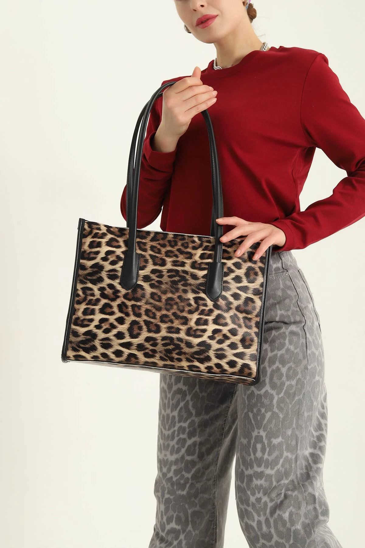 Leopar Desenli Fermuarlı Kadın Kol ve Omuz Çantası 319329