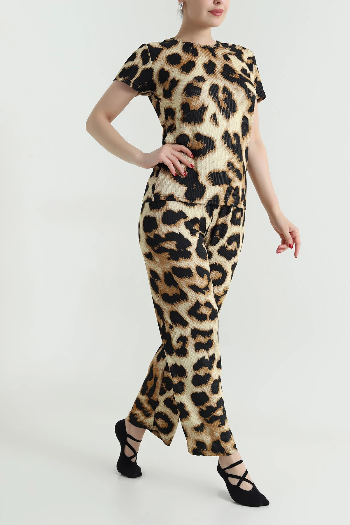 Leopar Desenli Viskon Kadın Pijama Takımı 466626