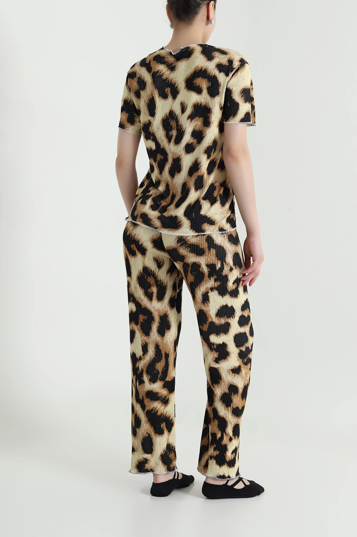 Leopar Fiyonklu Kaşkorse Kadın Pijama Takımı 466662