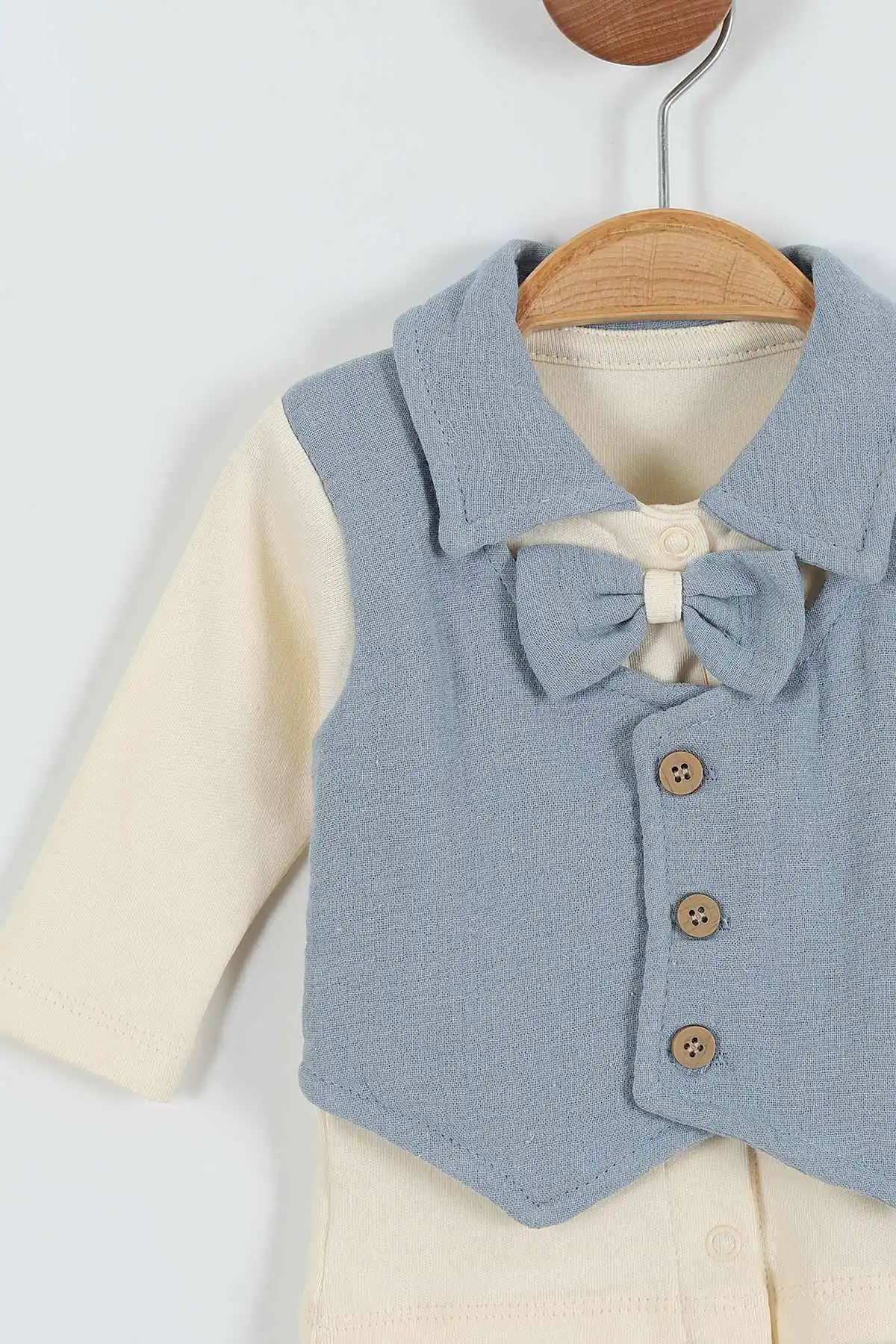 Mavi (0-3 Ay) Papyonlu Yelek Detaylı Müslin Erkek Bebe Takım 289074