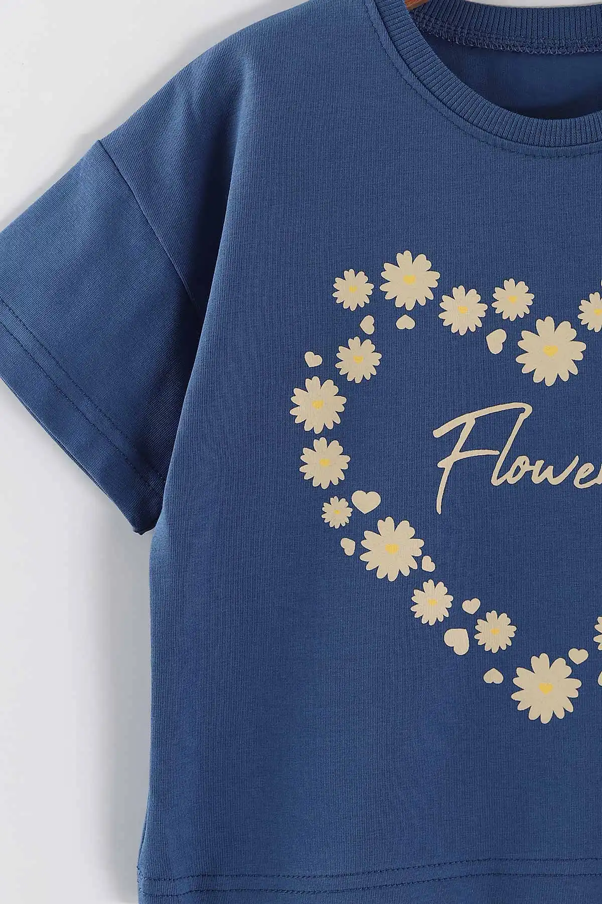 Mavi (2-5 Yaş) Flowers Baskılı Süprem Tişörtlü Gabardin Şortlu Kız Çocuk Yazlık Takım 445568