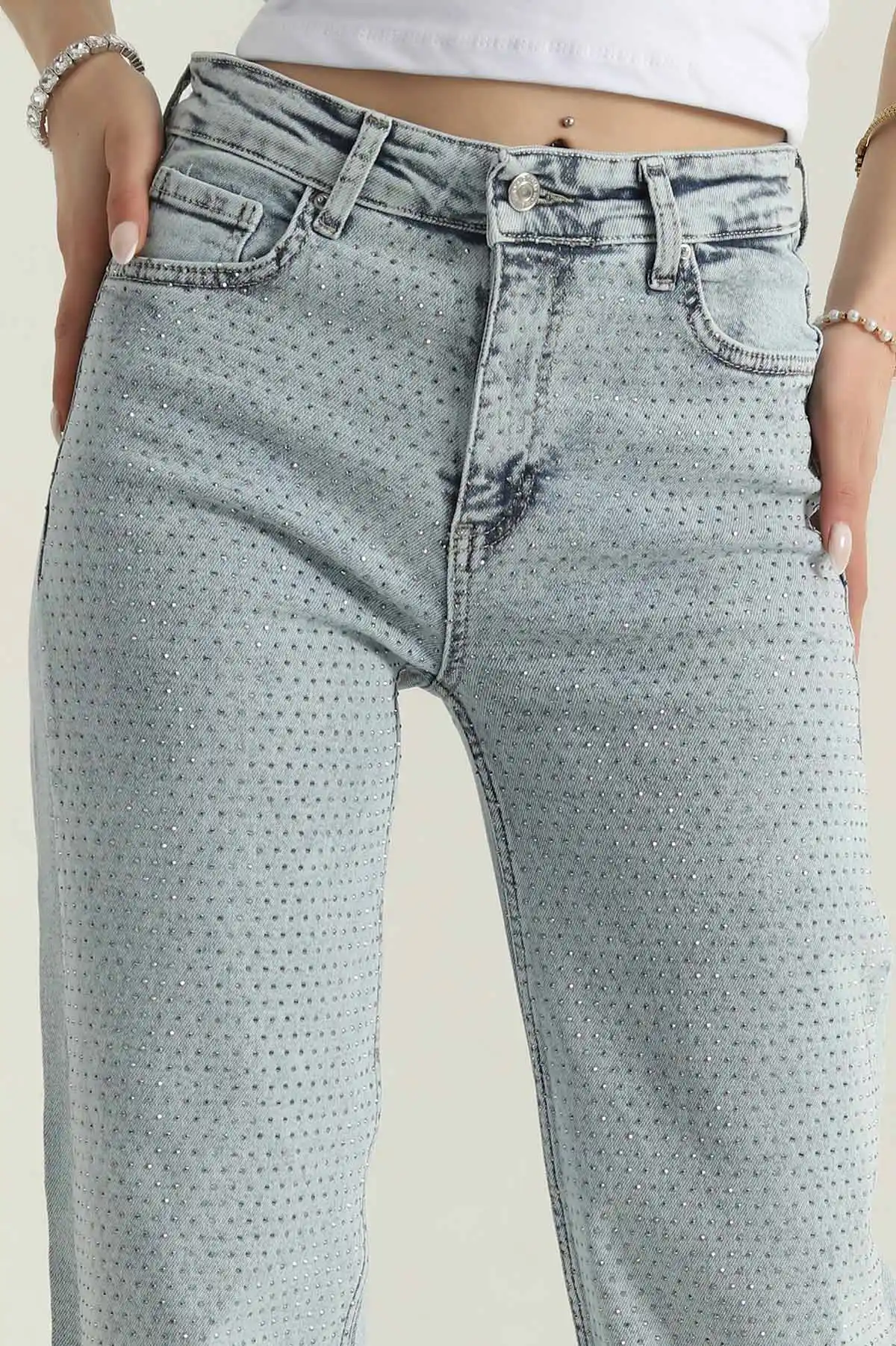 Mavi Cep Detay Taşlı Kadın Kot Pantolon 378468